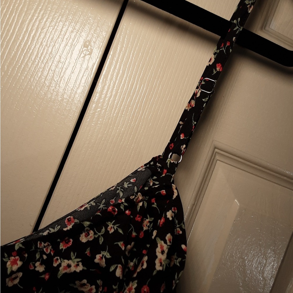 Finjani Floral Ruffle Dress - Picture 5 of 7
